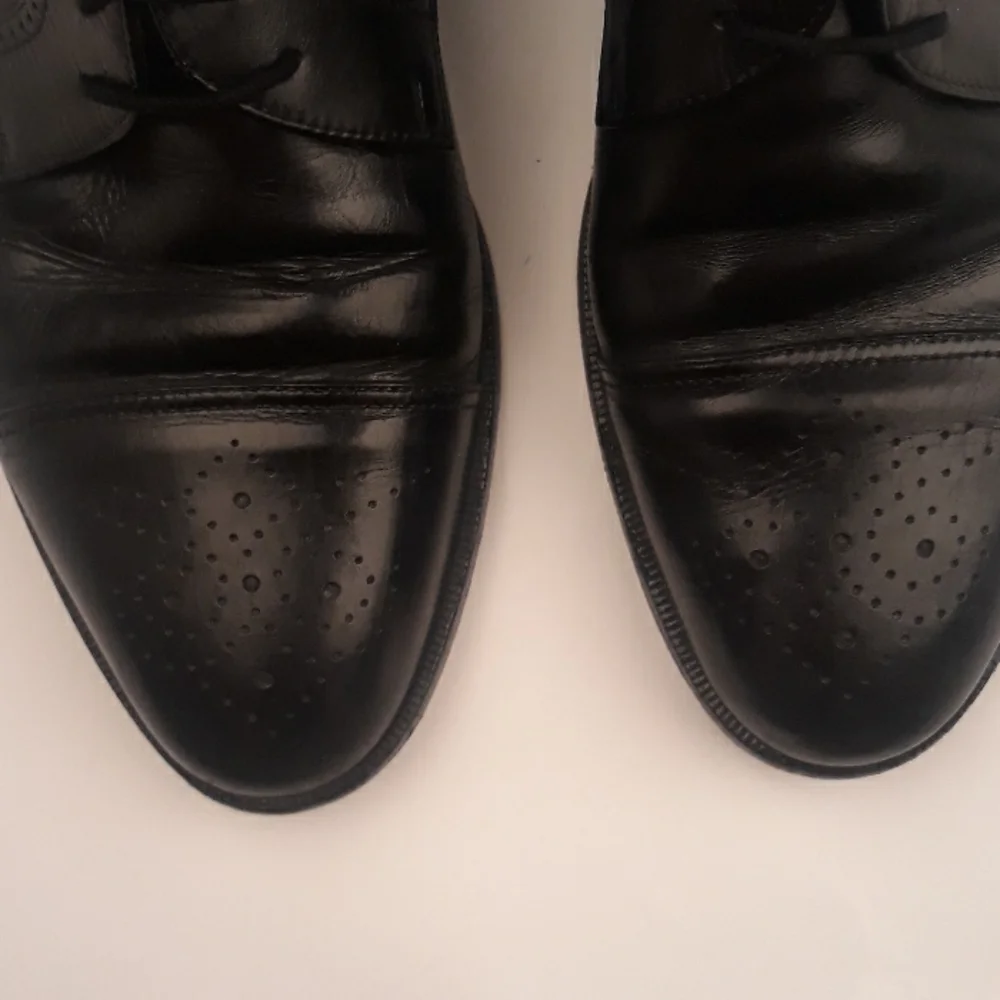 BALLY Black Leather‎ Lace Up Size 11.5 D Cap Toe Mens Oxfords Dress Shoes